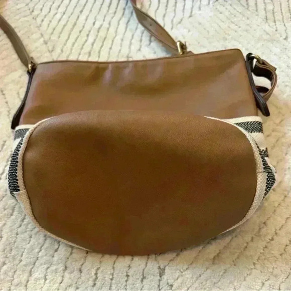 Cute RELIC purse. Blue and white stripe - Picture 3 of 6